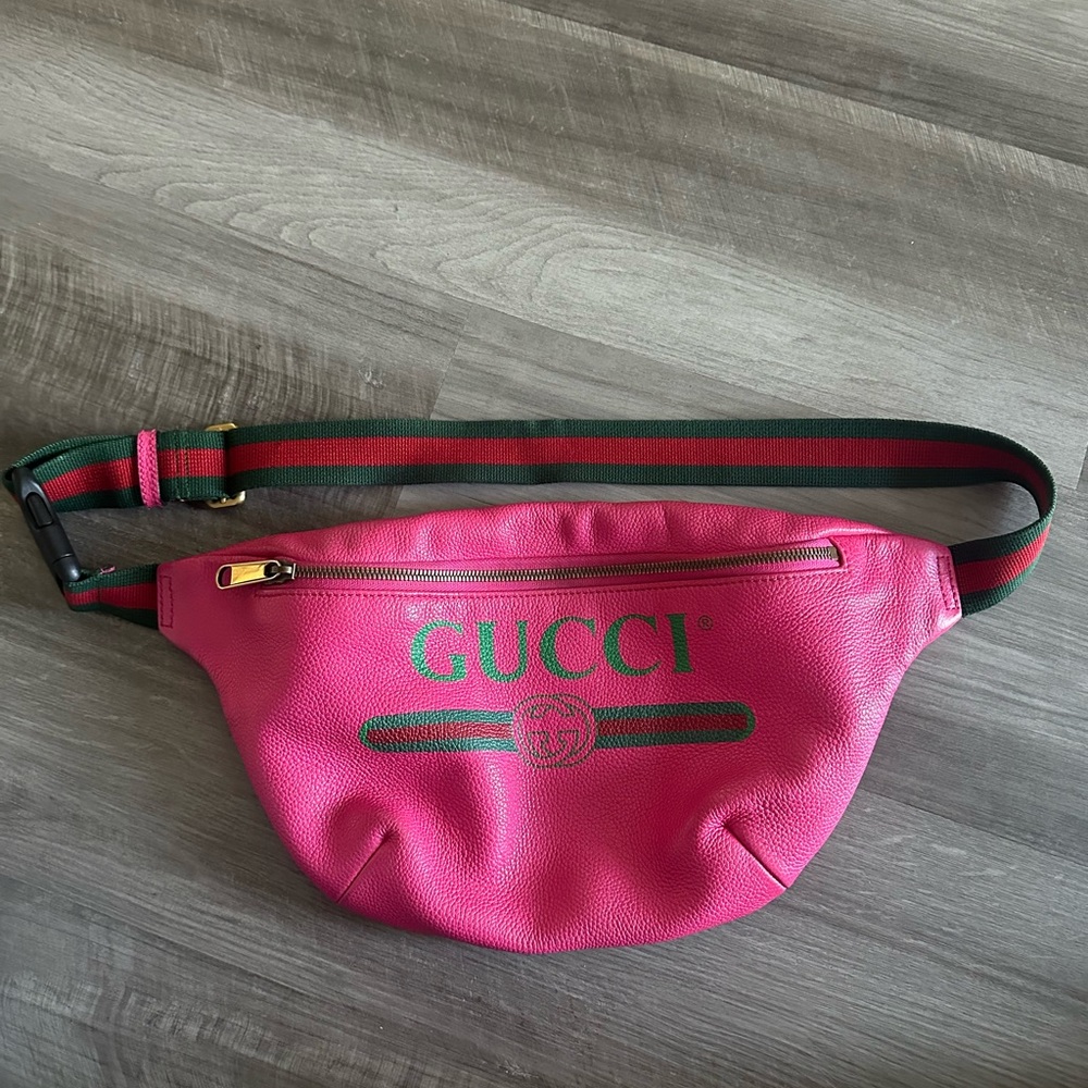 Gucci Pink Leather Logo Belt Bag with Green Accents - Picture 3 of 11
